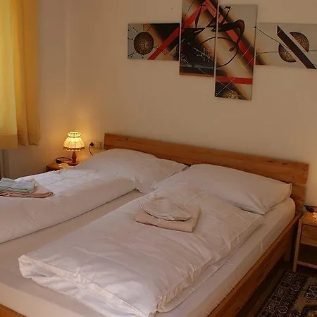 Marlies Apartment *